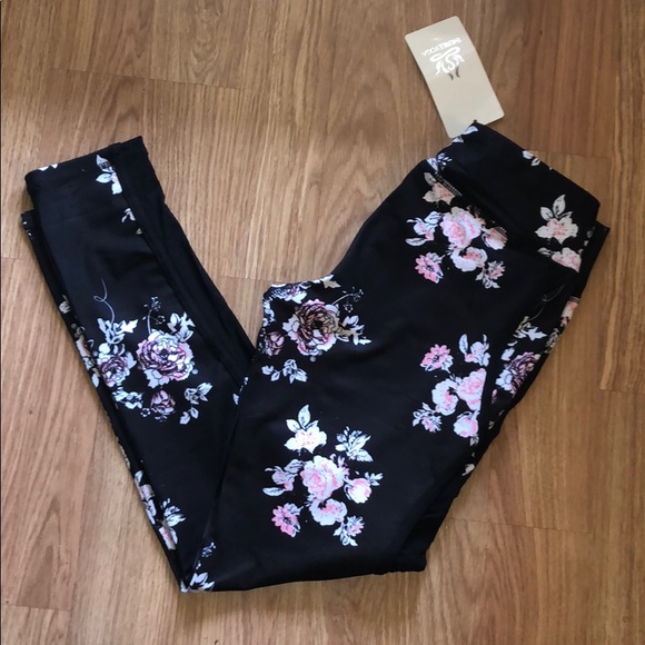 Pants - NWT Floral print workout leggings